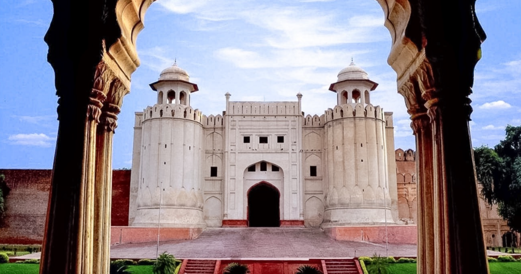 Muslims Around The Globe: Lahore fort, Pakistan.